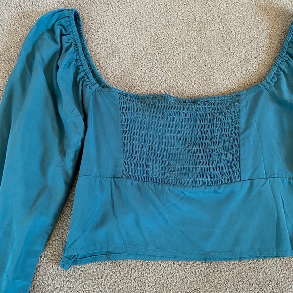 Cute blue crop top - Picture 3 of 3